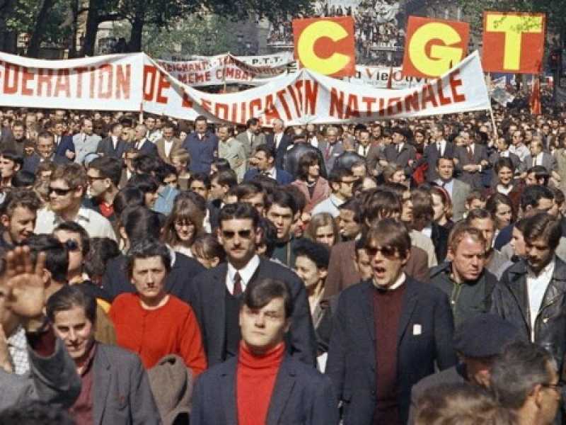 La grande manifestazione a Parigi durante lo sciopero generale che fece seguito ai disordini di maggio. La Francia prepara una serie di eventi per celebrare il cinquantesimo anniversario del Sessantot