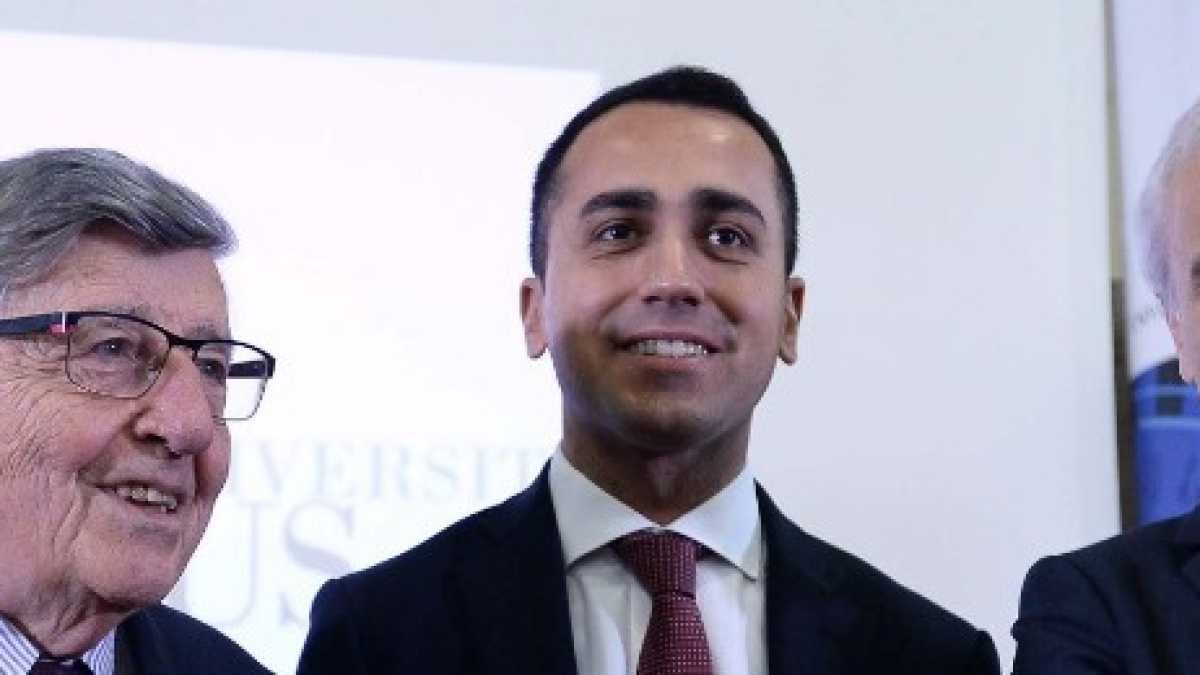 Immagine di 5 stelle al centro