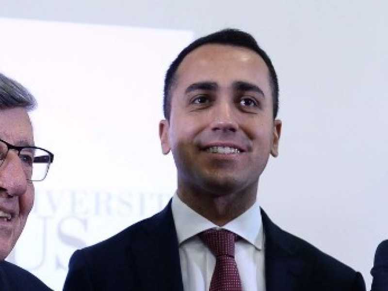 Luigi Di Maio alla Link University Campus con Vincenzo Scotti (a sinistra) e Piero Schiavazzi (a destra). Foto Fabio Cimaglia/LaPresse