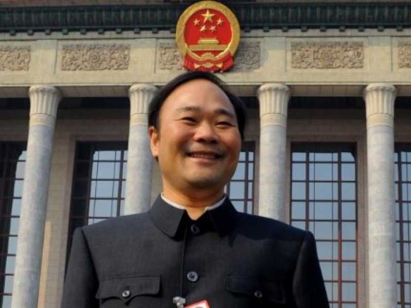 Il miliardario cinese Li Shufu, presidente del gruppo Geely (foto LaPresse) 