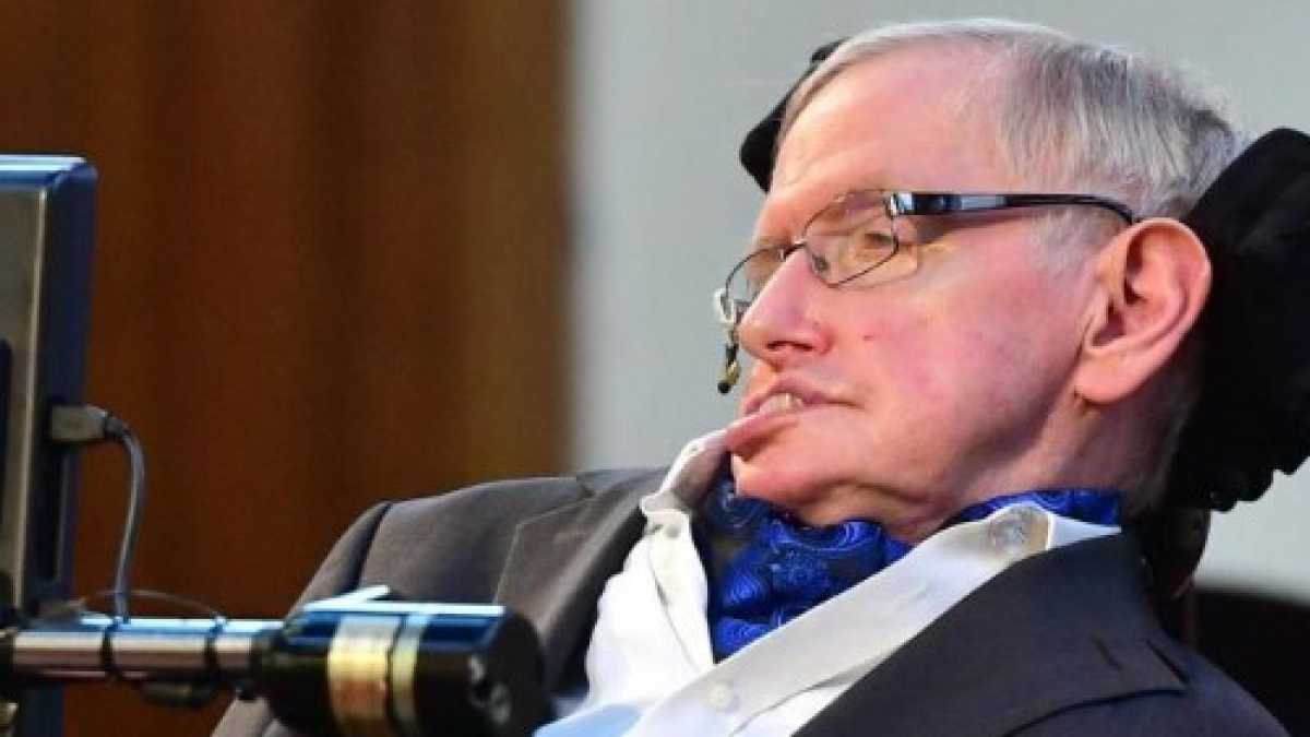 Immagine di Hawking, l'uomo che guardando l'Universo ha tentato di rispondere alle domande ultime