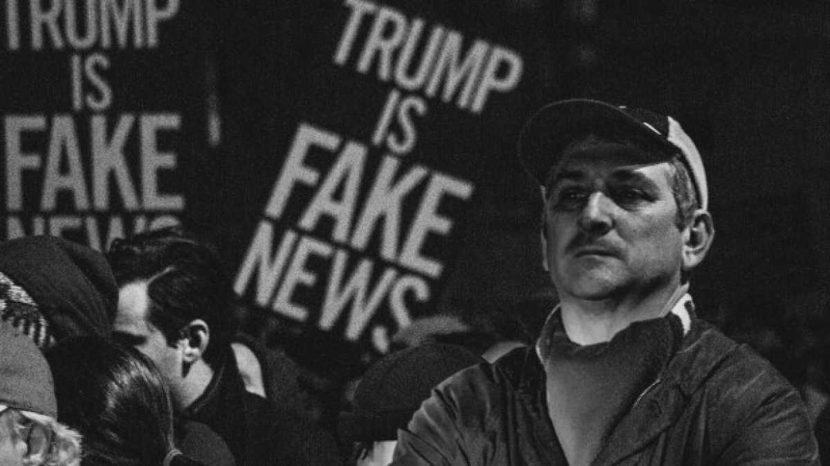 Immagine di Il problema delle fake news non è Trump, Facebook o i robot. Sei tu