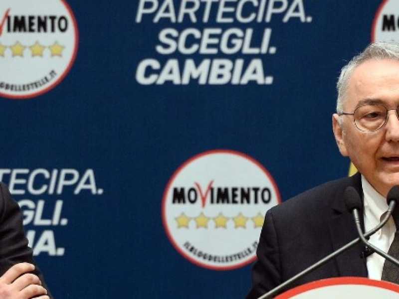 Luigi Di Maio ed Emilio Carelli. Foto LaPresse