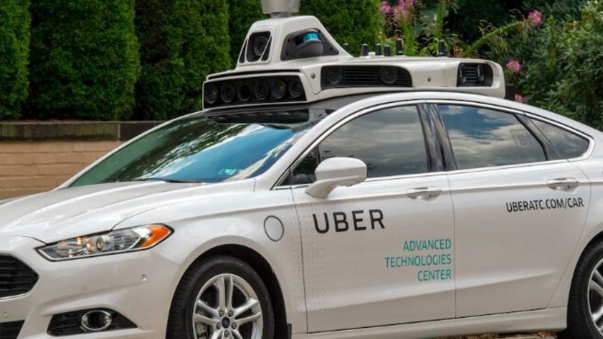 Immagine di Uber sospende i test delle auto senza pilota dopo un incidente mortale in Arizona