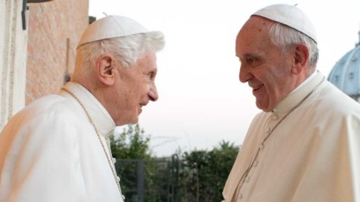 Immagine di Troppi Papi per una Cristianità confusa