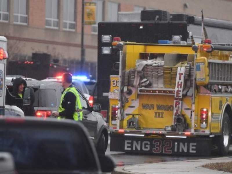 Forze di sicurezza nei pressi della scuola di Maryland dove un ragazzo ha aperto il fuoco ferendo due studenti. Foto LaPresse