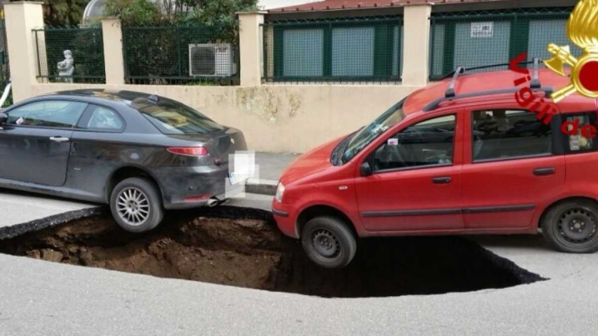 Immagine di Le buche di Roma, un presagio da decifrare