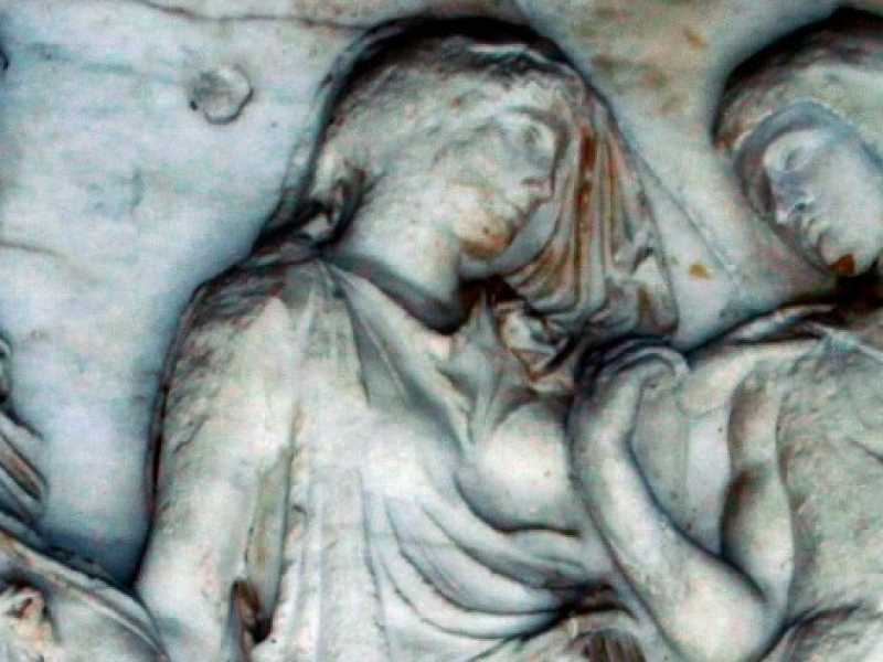 Il bassorilievo di Orfeo, Euridice e Hermes esposto al Museo Archeologico Nazionale di Napoli