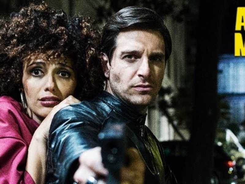 Se ancora non avete visto il film dei Manetti Bros, rincorretelo!