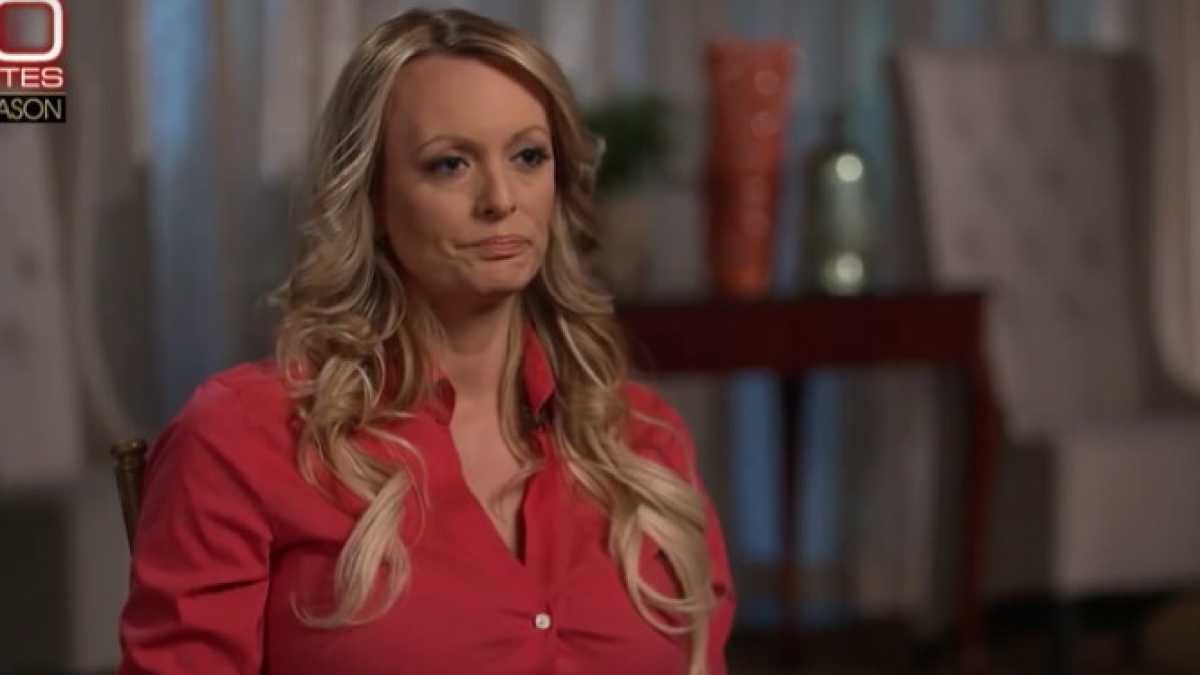 Immagine di “Sei una troia”. “Sì”. L’invincibile Stormy Daniels mastica Trump sul suo stesso terreno