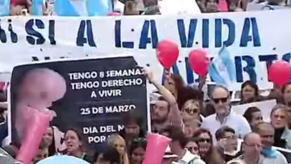 Immagine di In Argentina milioni in strada contro l’aborto