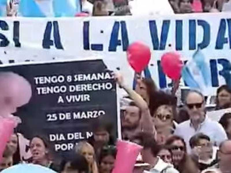 Un'immagine della marcia contro l'aborto 
