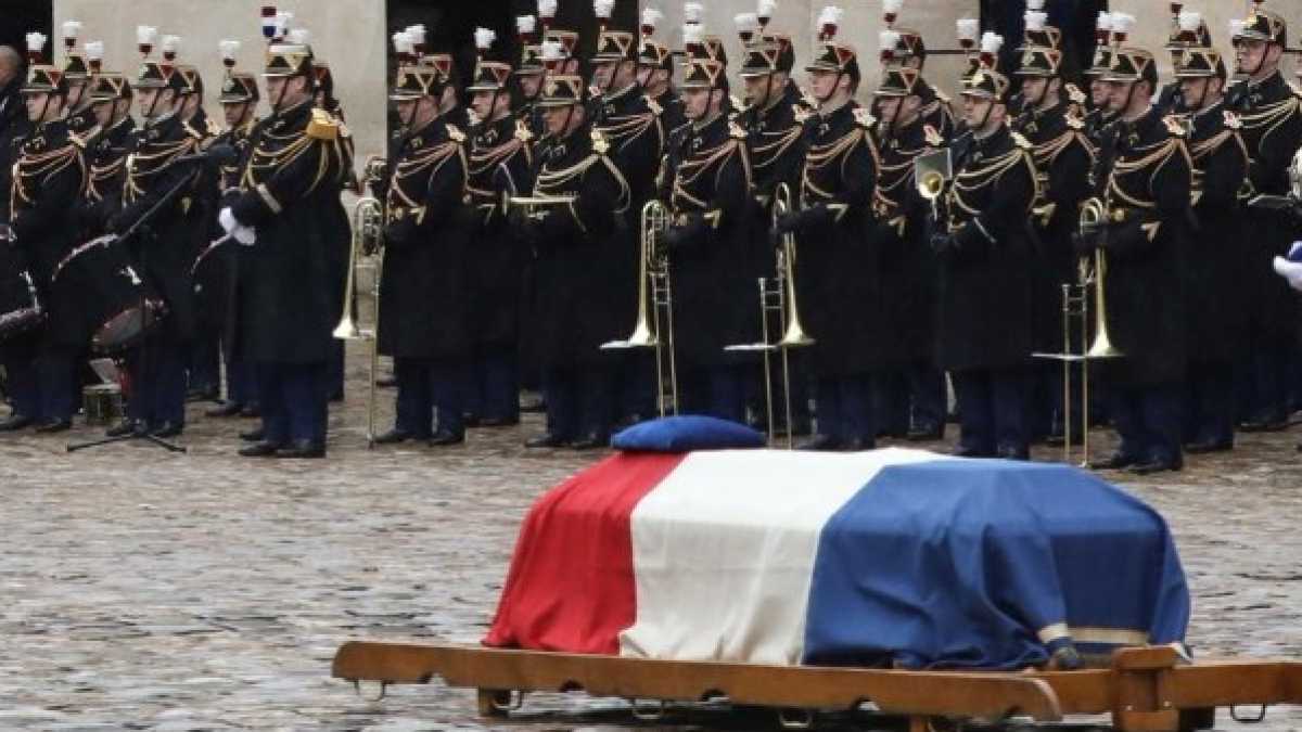 Immagine di Il lutto di Parigi e i simboli della ragione