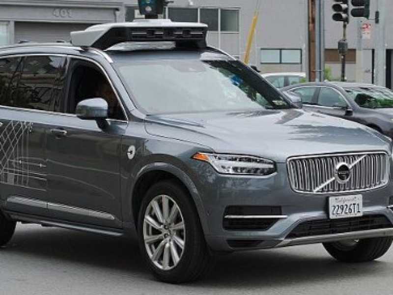 Un suv Volvo di Uber a guida autonoma (foto via Wikipedia)