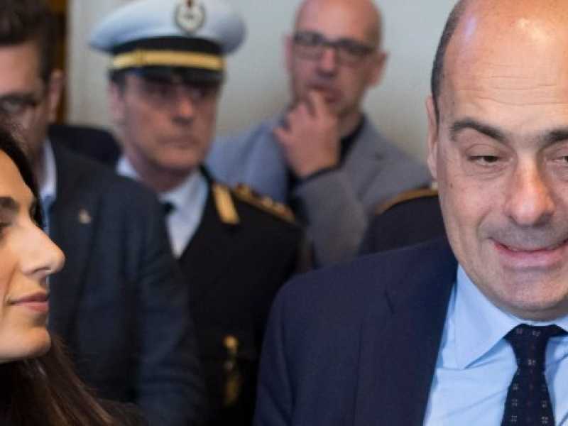 Nicola Zingaretti e Virginia Raggi (foto LaPresse)