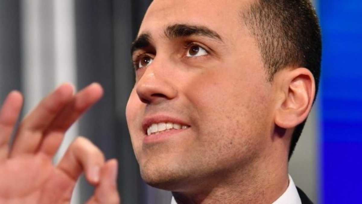 Immagine di Gli sgarbi grillini a Di Maio e le schede d'Egitto. Di cosa parlare stasera a cena