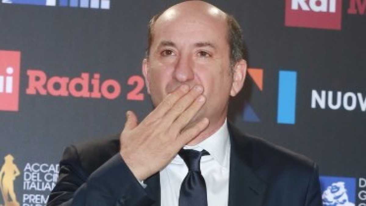 Immagine di “Contromano” di Albanese fa davvero cascare le braccia