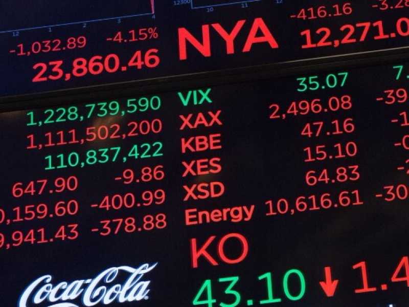 Uno dei display di Wall Street (foto LaPresse)
