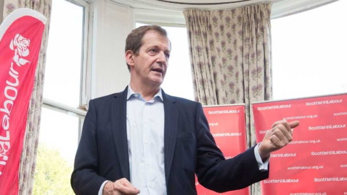Immagine di Una sinistra senza ali. Intervista con Alastair Campbell