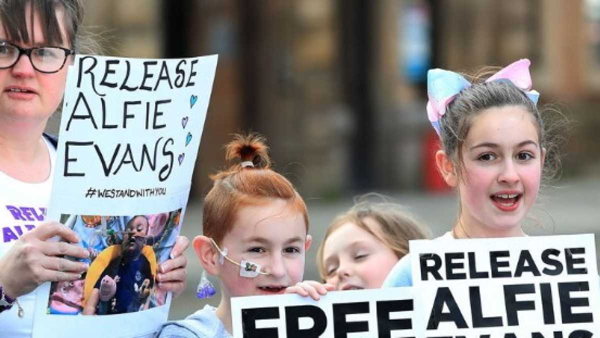 Immagine di Il caso di Alfie Evans smaschera la deriva antropologica-culturale in corso