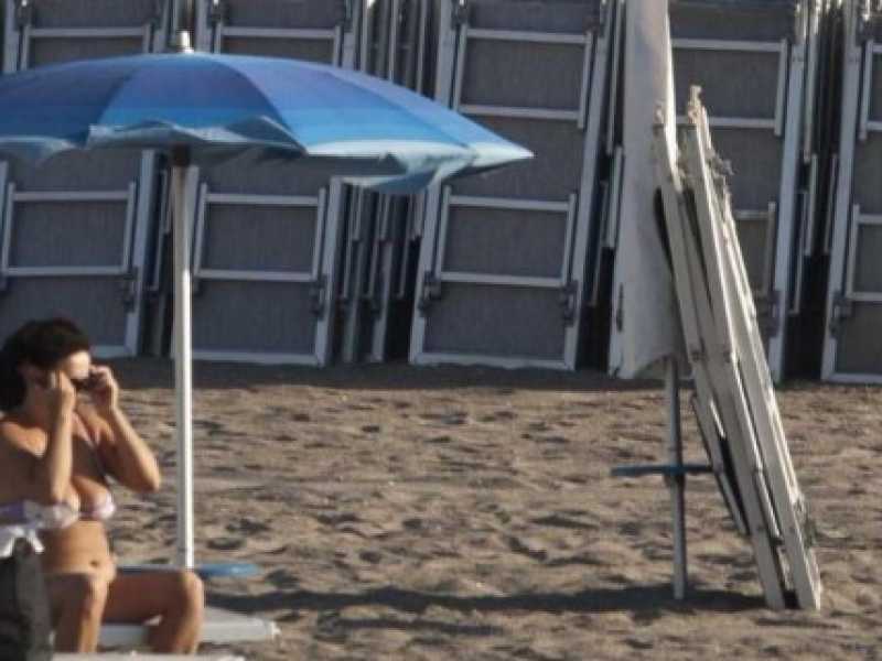 Uno stabilimento balneare di Ostia (foto LaPresse)