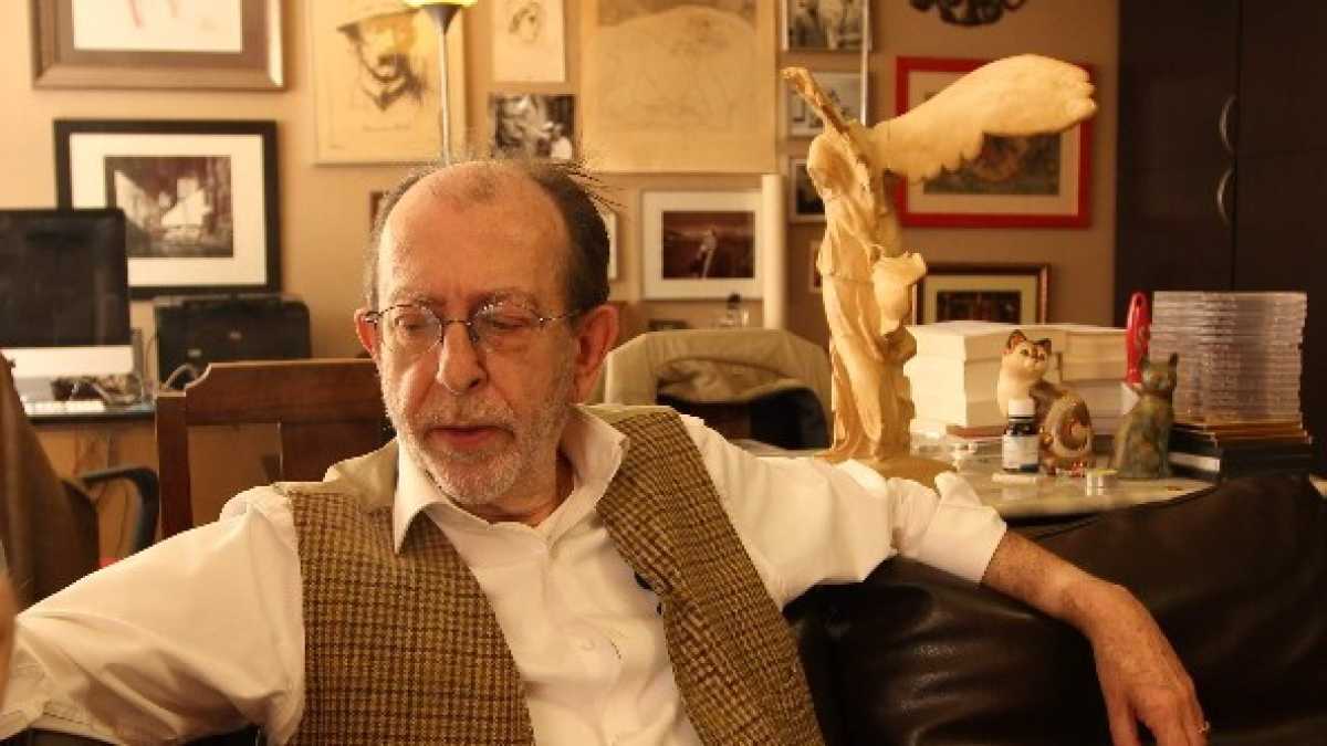 Immagine di Dopo il boicottaggio degli intellò, ecco finalmente il "fascista" de Benoist