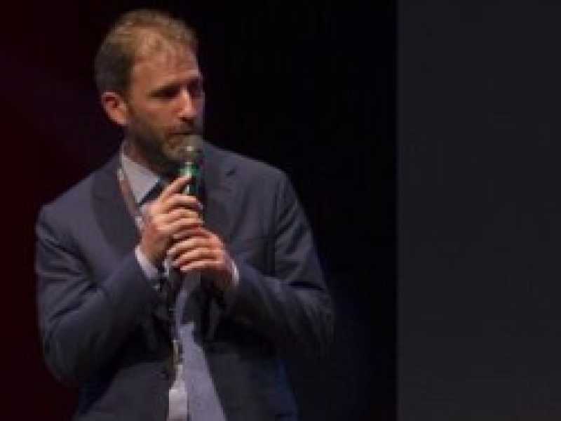 Davide Casaleggio sul palco di Sum#02 a Ivrea (foto LaPresse)
