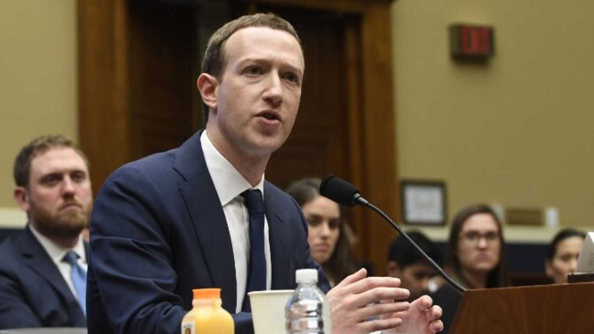 Immagine di Zuckerberg affronta una Camera più preparata, ma sopravvive ancora
