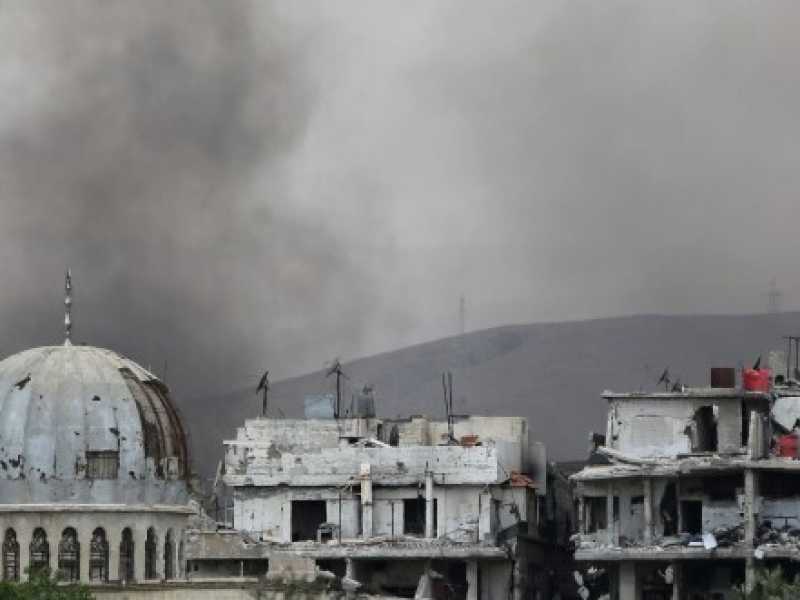 La regione della Ghouta sotto attacco martedì. Foto LaPresse