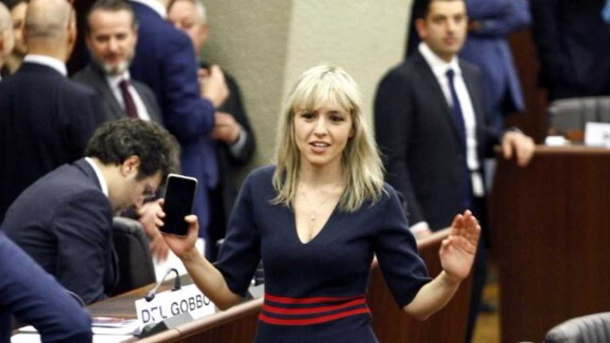 Immagine di Attenti a destra. Dalla guerra delle donne al partito unico