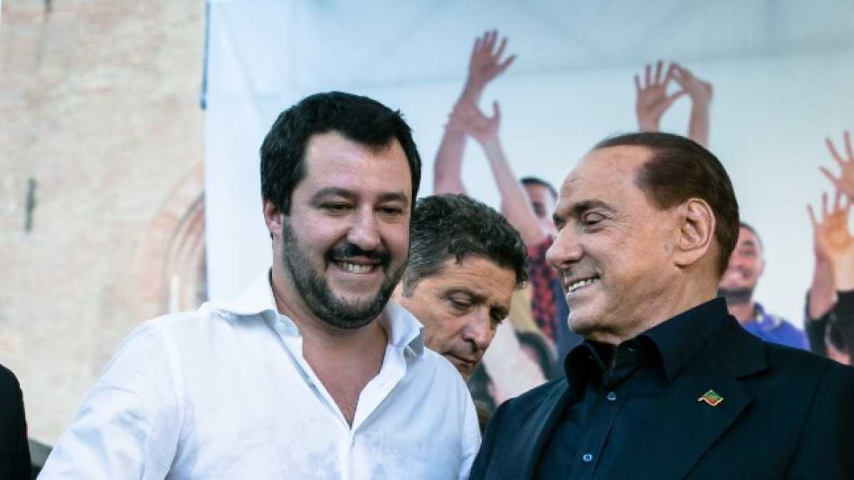 Immagine di Berlusconi studia la svolta: appoggio esterno al governo Lega-M5s