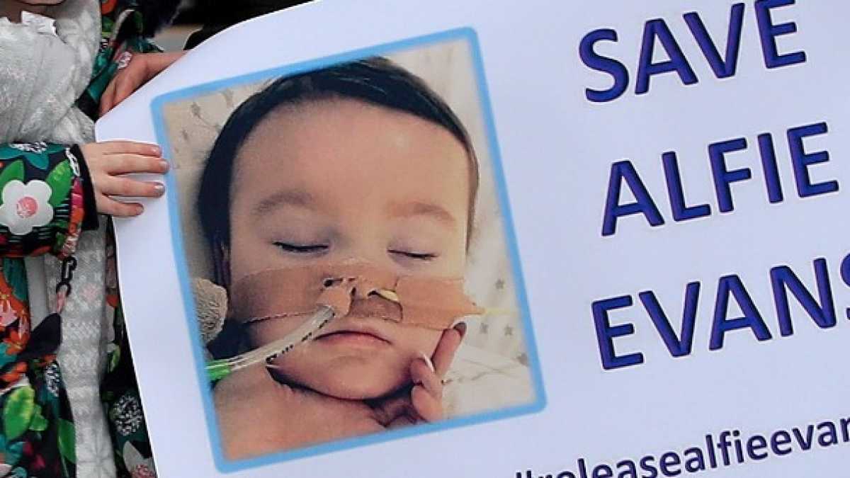 Immagine di I paradossi della vicenda Alfie Evans, bambino inguaribile ma non incurabile
