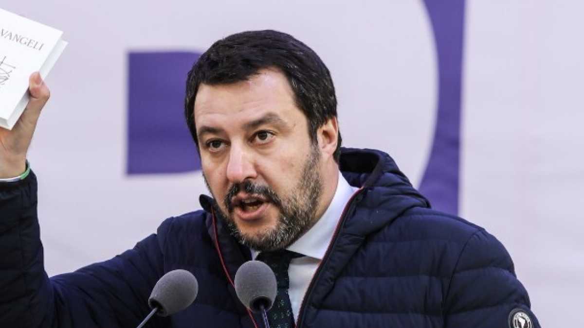 Immagine di Non spetta ai politici, e nemmeno ai magistrati, togliere la parola ai preti