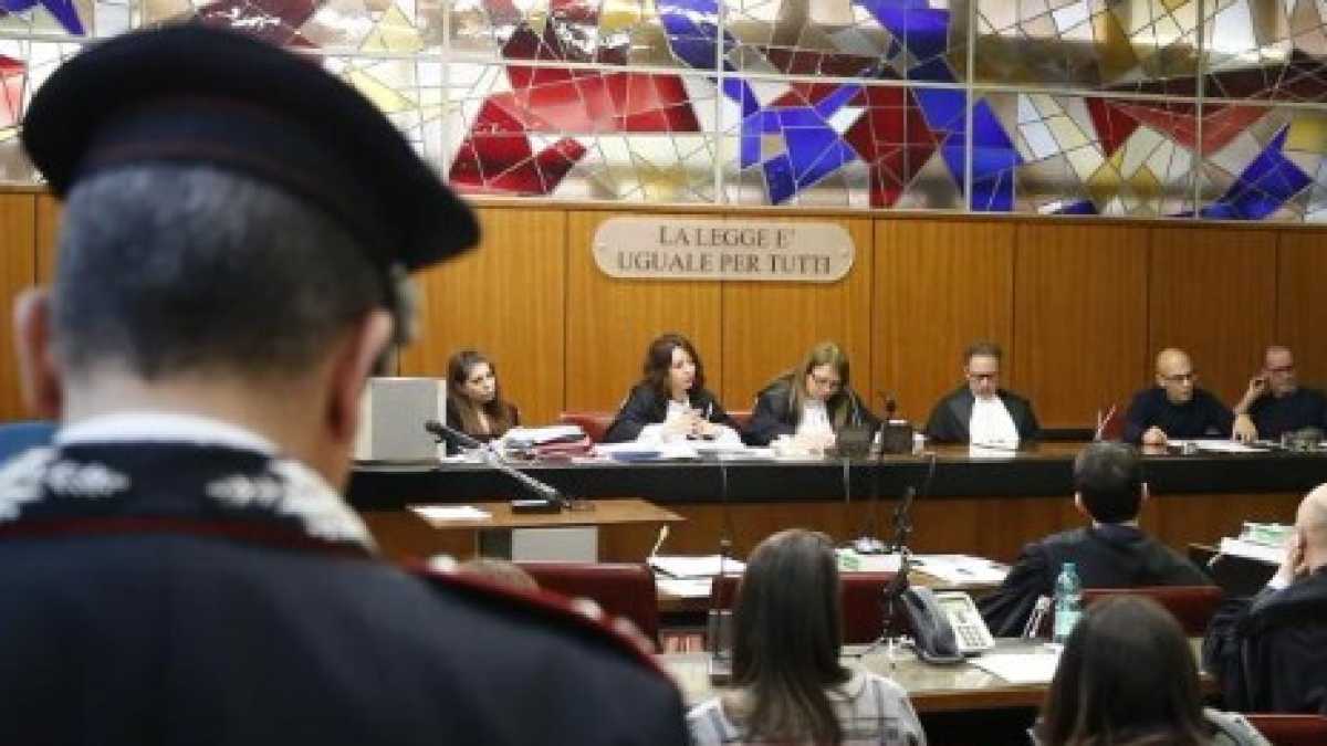 Immagine di Agli ordini dei pm