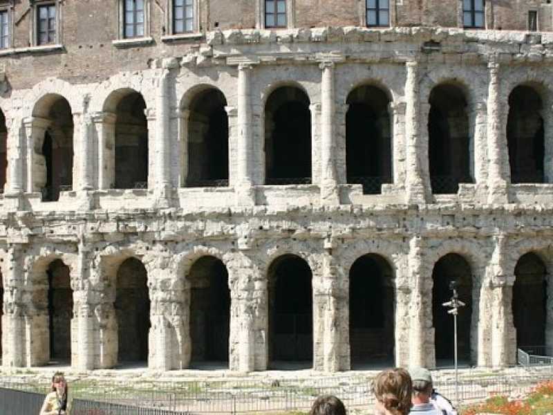 Il Teatro Marcello. Foto Wikimedia Commons di Kaifmoss
