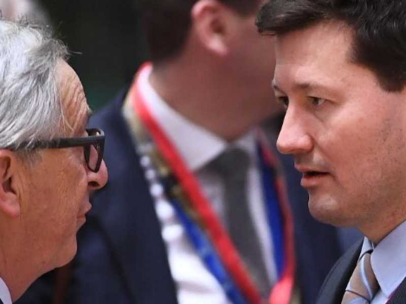 Jean-Claude Juncker (a sinistra) e Martin Selmayr