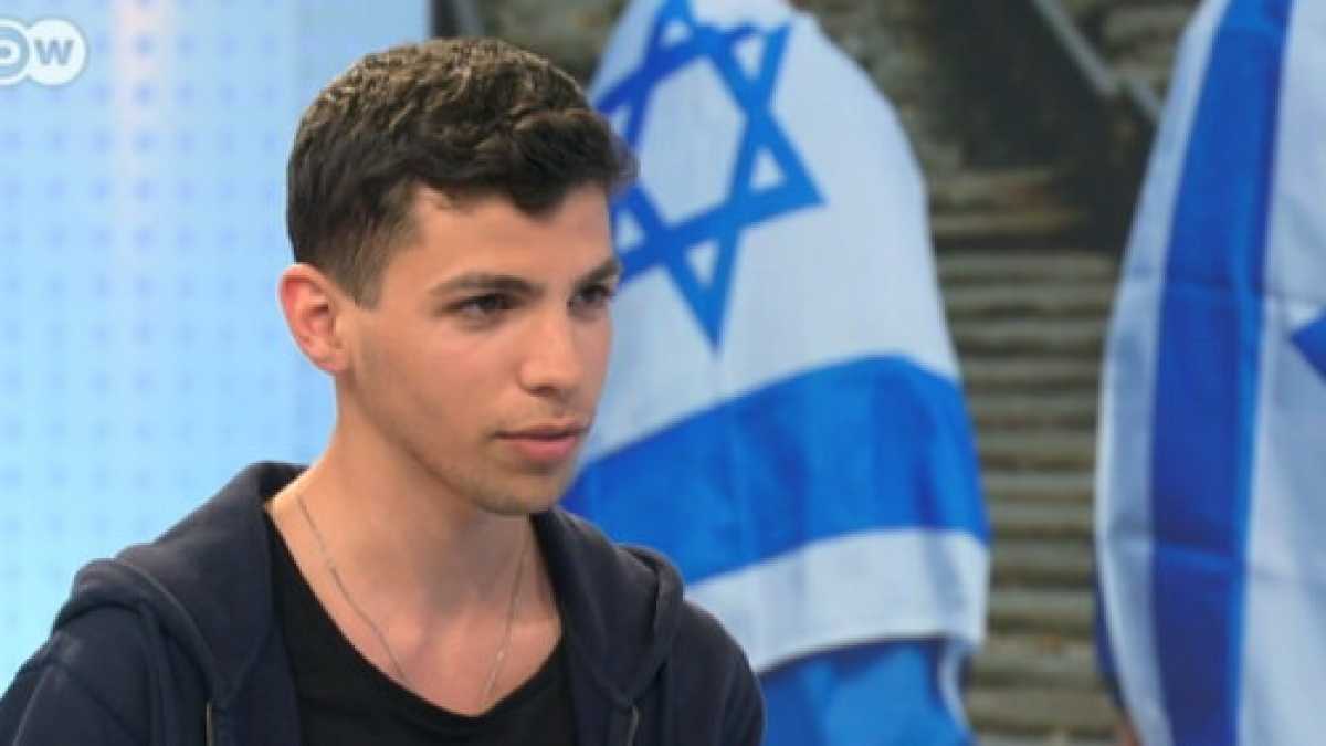 Immagine di Adam, l’ebreo non ebreo picchiato per via della kippah