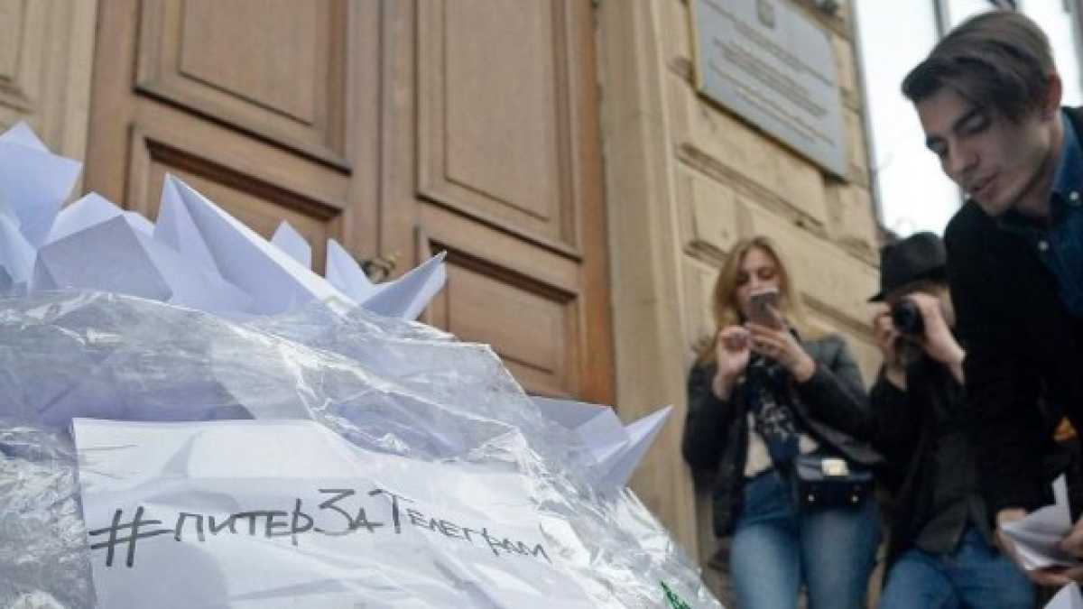 Immagine di Tra Google e Gogol', Telegram continua ad aggirare il blocco del Cremlino