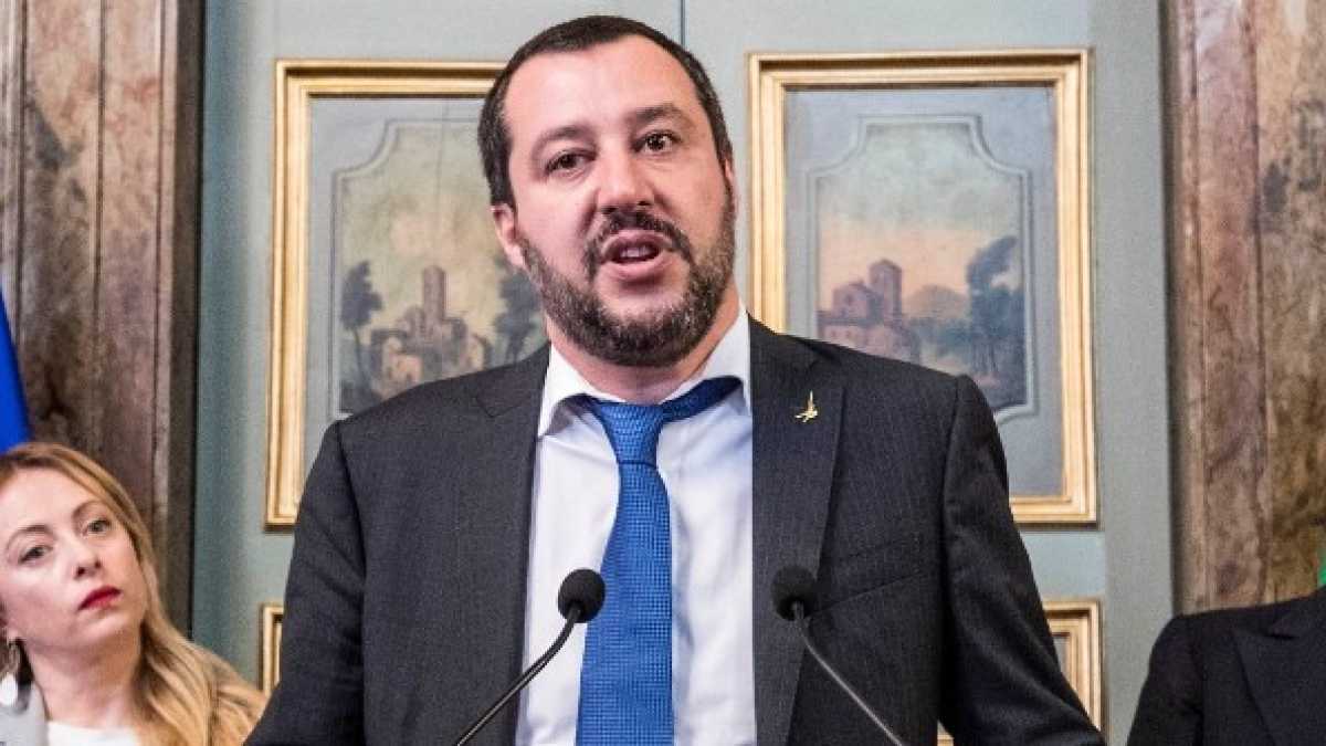 Immagine di Berlusconi e Salvini, ovvero: come farsi lasciare in 48 giorni