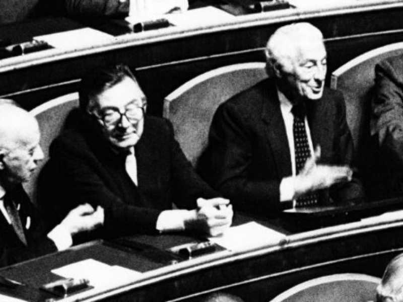 Un'immagine del Senato con Giulio Andreotti, Gianni Agnelli e Nicola Mancino (foto LaPresse)