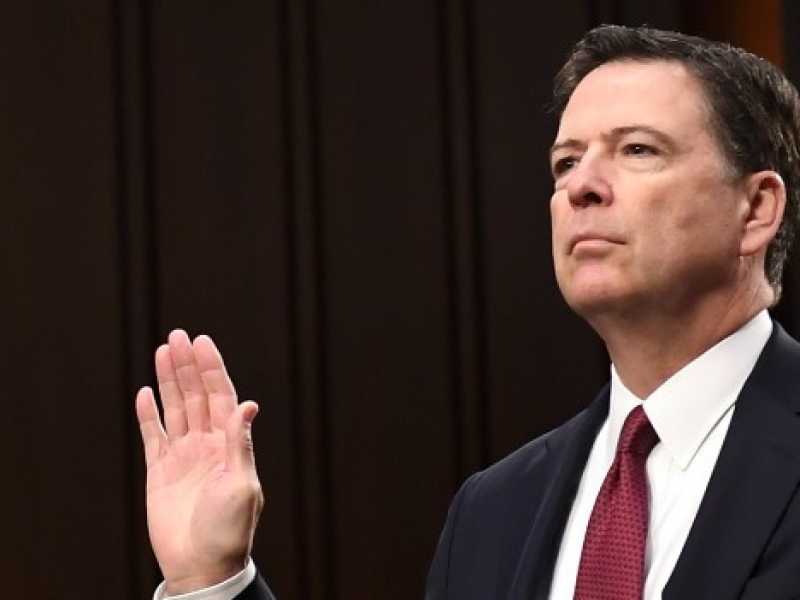 James Comey, l&rsquo;ex direttore dell&rsquo;Fbi licenziato da Trump, a un&rsquo;audizione al Senato. Il suo libro s&rsquo;intitola &ldquo;A Higher Loyalty&rdquo; (foto LaPresse)