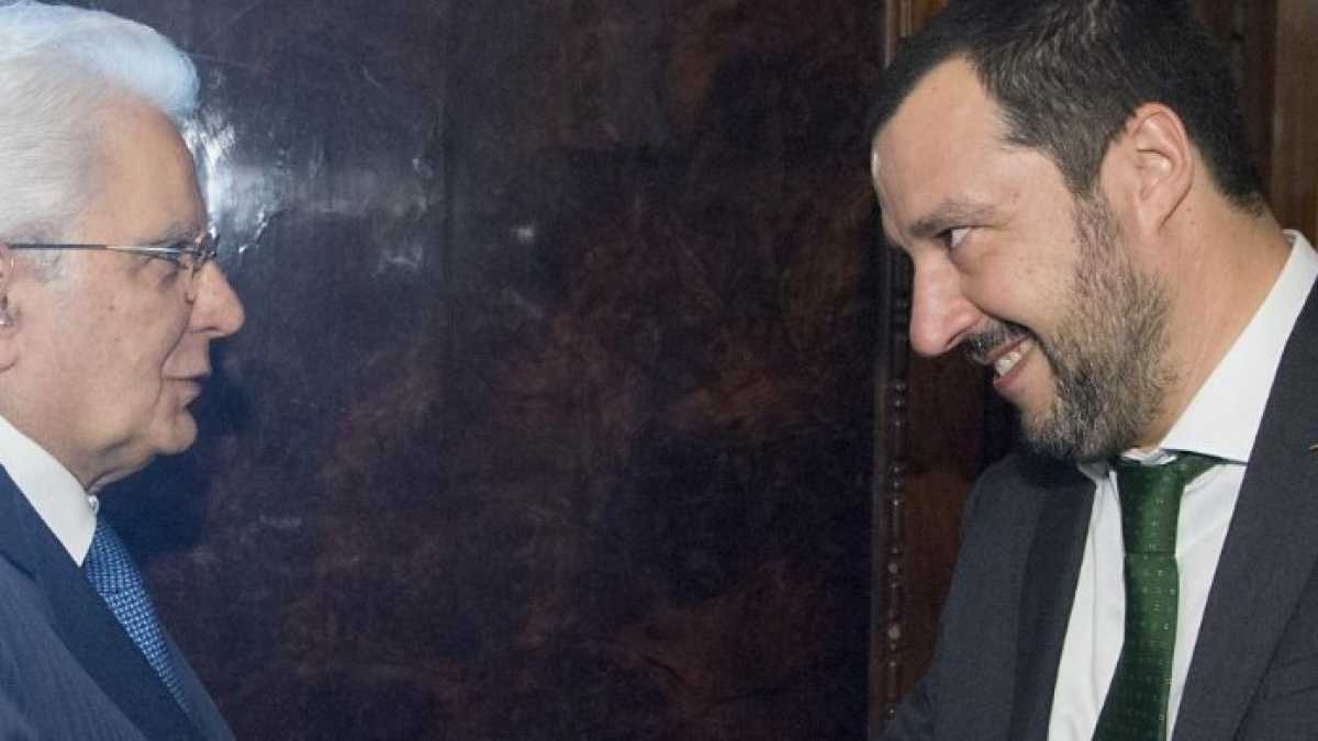 Immagine di Mattarella in campo per evitare Salvini