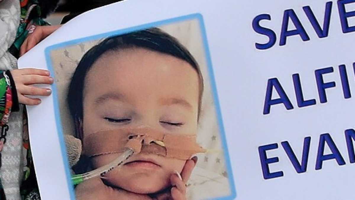 Immagine di Per Alfie è finita. Il giudice lo affida all'ospedale di Liverpool
