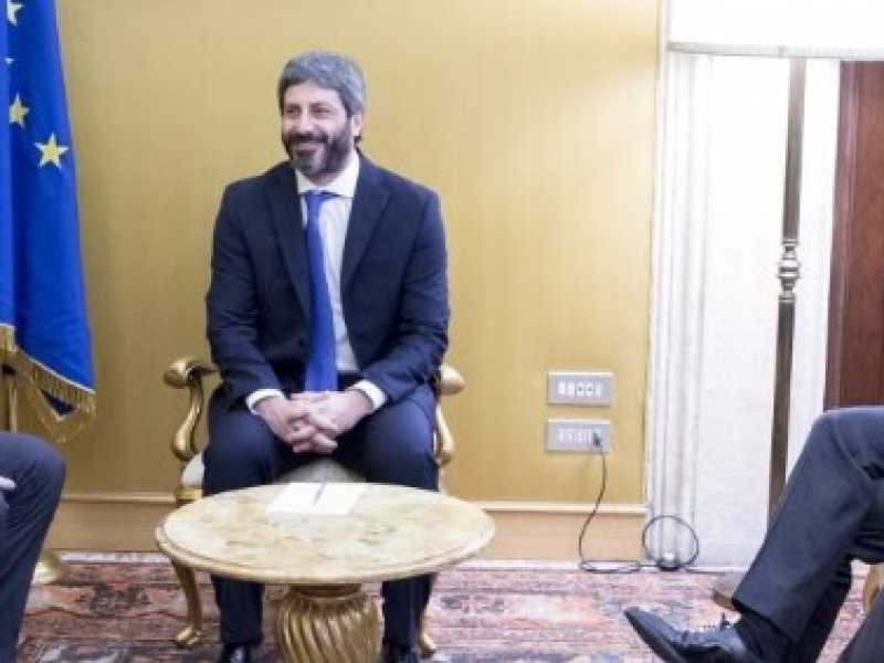 La delegazione del Pd ricevuta dal presidente della Camera, Roberto Fico (foto LaPresse) 