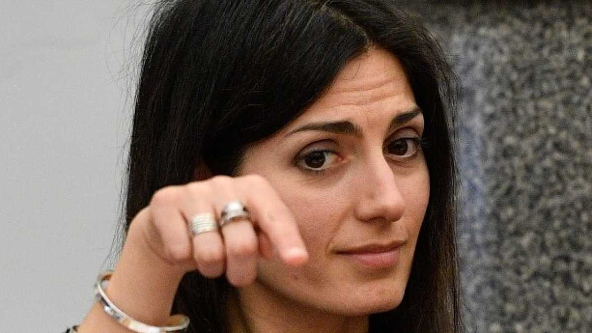 Immagine di Destra e Pd fanno ammuina sui trasporti. Il M5s almeno è coerente