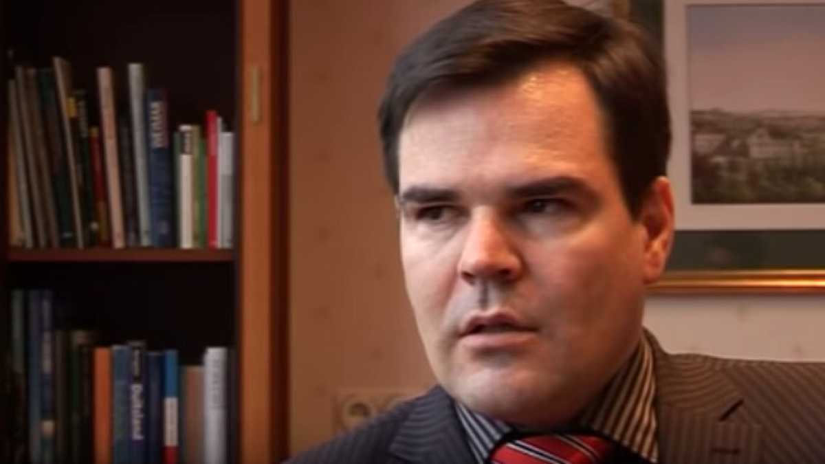 Immagine di “Dittatura morale”