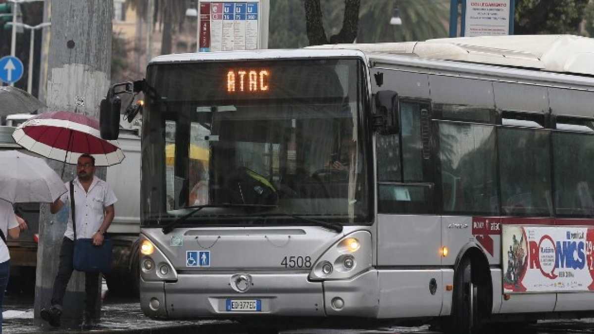Immagine di Il soccorso pentastellato all’Atac non è solo assurdo è masochista