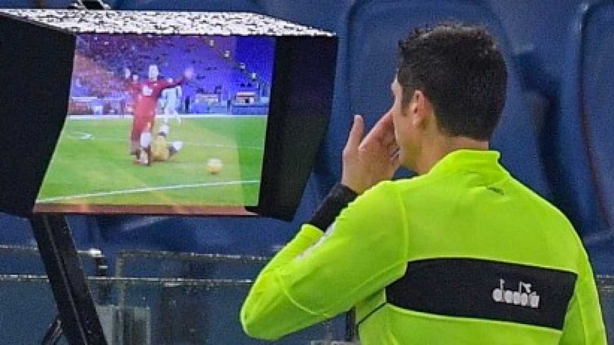 Immagine di Tutti insieme in difesa degli arbitri