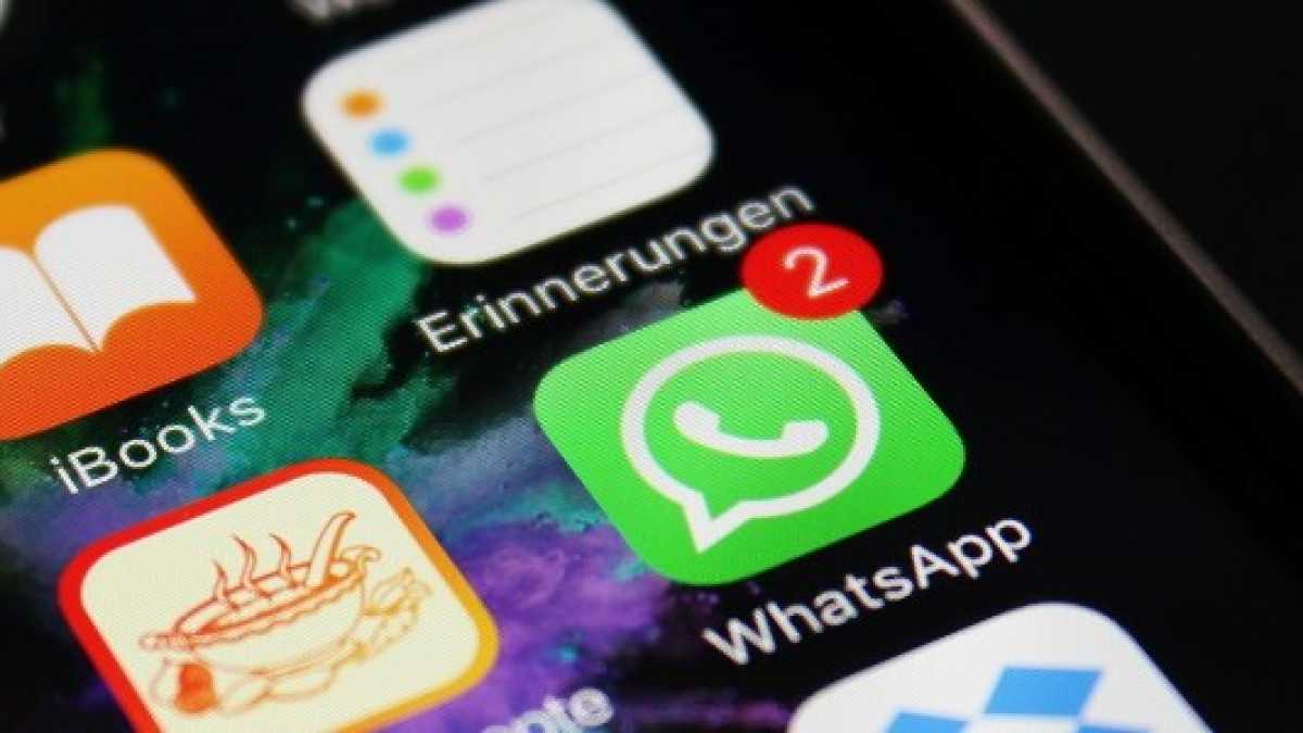 Immagine di Divieto di WhatsApp fino a sedici anni, ma invece le chat di madri?