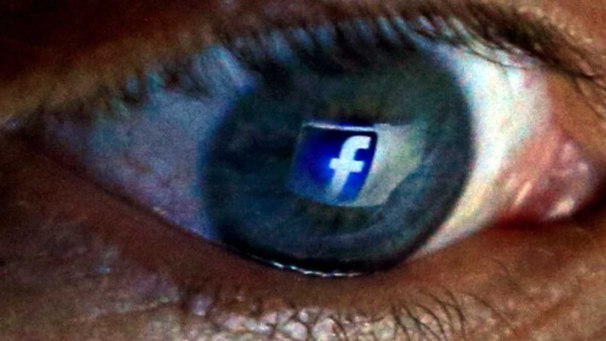 Immagine di Facebook e Google crescono perché più di Cambridge vale la dipendenza